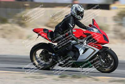media/Dec-01-2025-Moto Forza (Mon) [[2daa91e15f]]/3-Beginner Group/Session 2 (Turn 7 Inside Pans)/